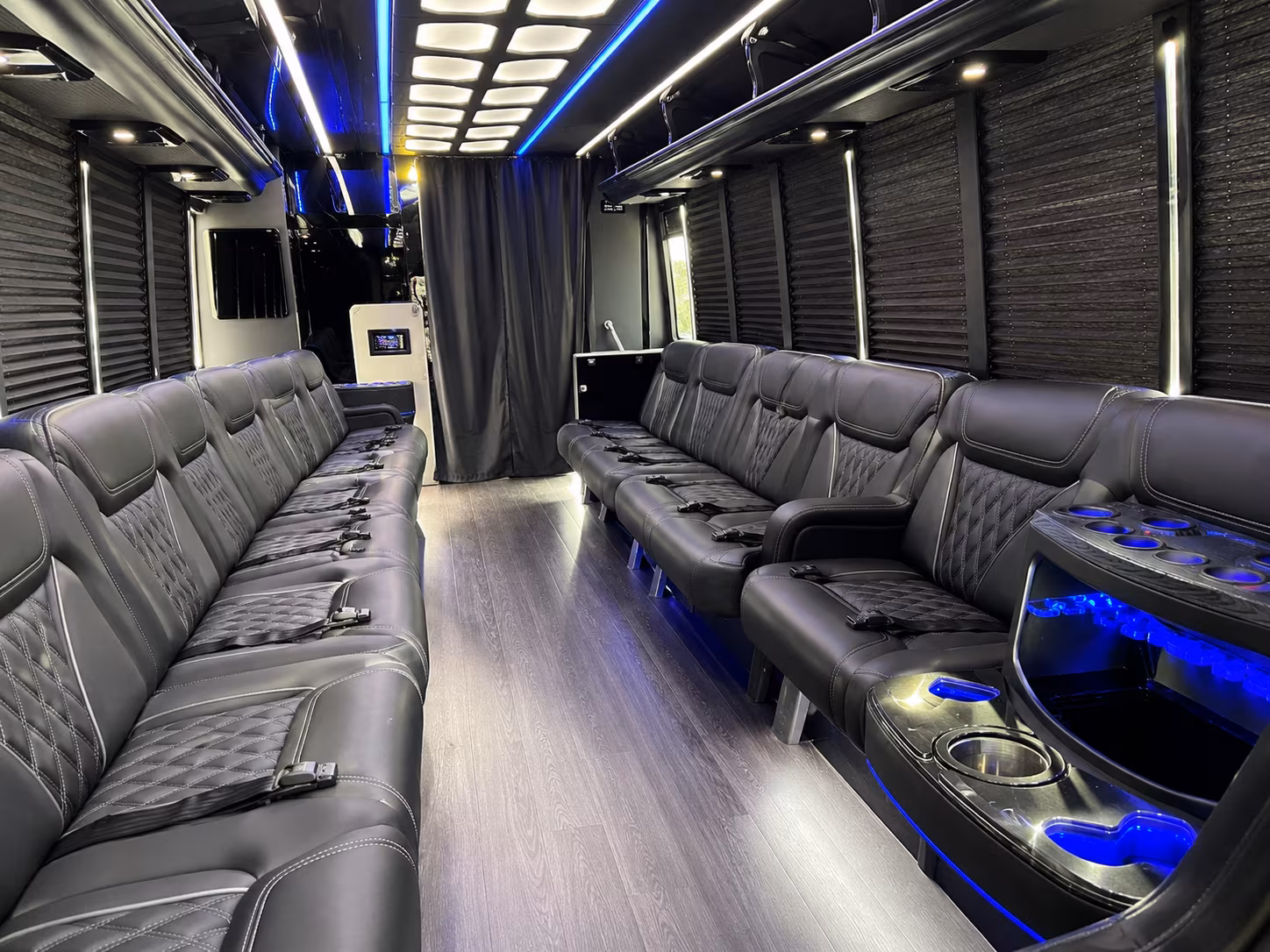 beale street memphis nightlife party bus rental