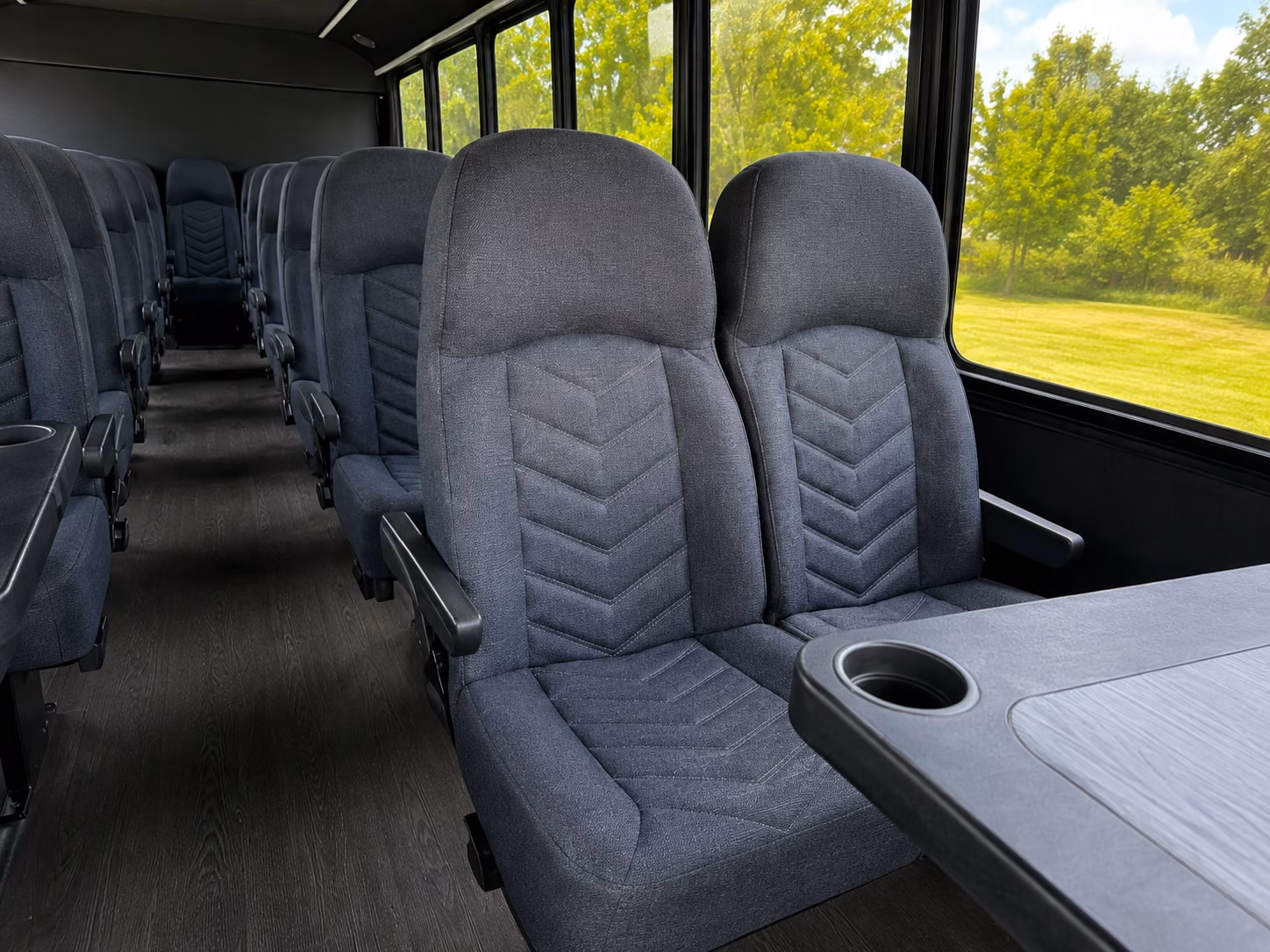 clarksville charter bus transportation to and from clarksville area airports