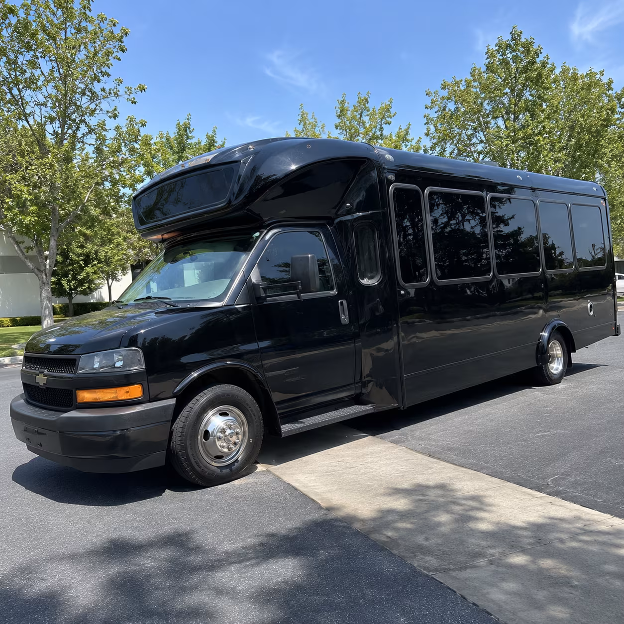 collierville 15 passenger party bus