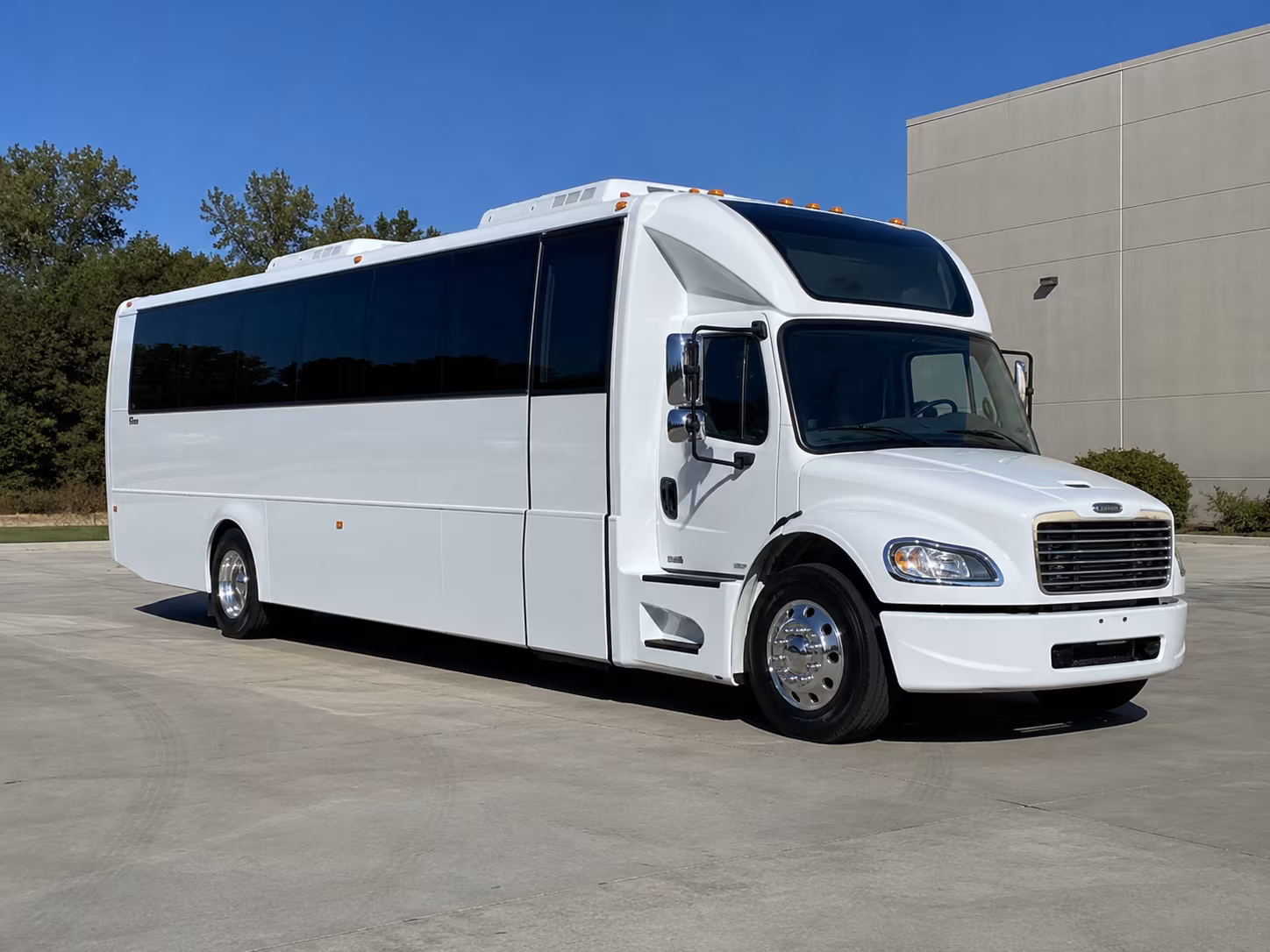 collierville 28 passenger party bus