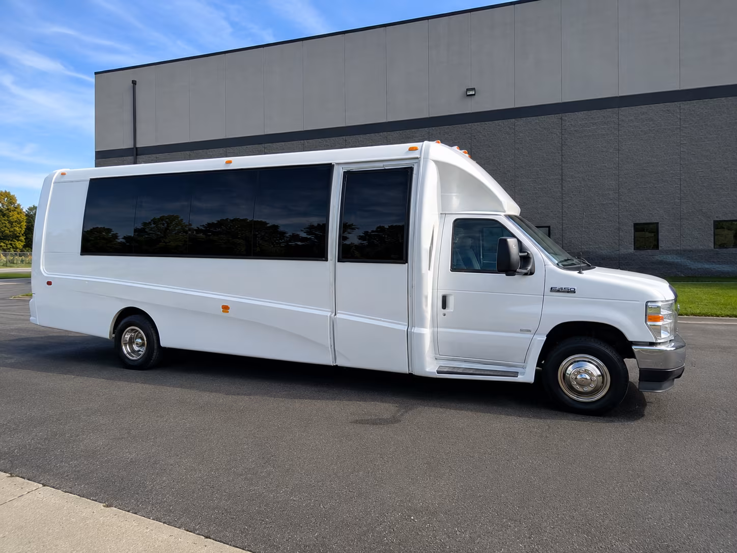 farm and estate venues outside collierville are easy with the right shuttle plan