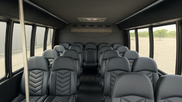 southaven 28 passenger minibus